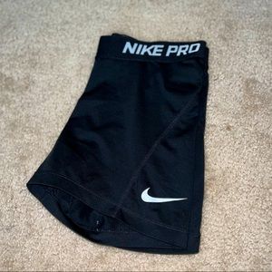 NIKE PRO Black/White Sports Shorts Size SMALL